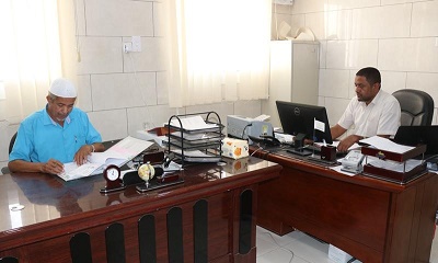 وفد من مؤسسة صلة للتنمية يطلع على عمليات الجرد والمراجعة والمطابقة المستندية وتفقد سير العمل بمركز الكلى بالضالع