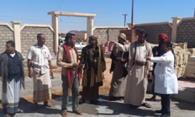 مدير عام العبر يتفقد بناء منظومة الطاقة الشمسية للمركز الصحي ورصف الساحة العامة وتشجيرها