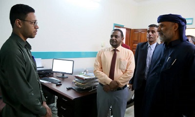 وكيل وادي حضرموت يطلع على خدمات مركز الصحة و السلامة المهنية