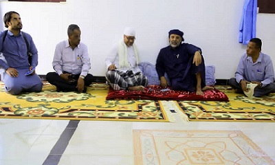 وكيل وادي حضرموت يقدم واجب العزاء للشيخ صالح عبدالله باجرش في وفاة أخيه