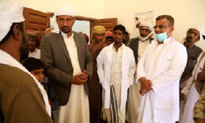 مدير عام مديرية القف يطلع على الخدمات التعليمية والصحية بالمديرية ويبارك للمعلمين اعتماد محافظ المحافظة حافلة لنقلهم