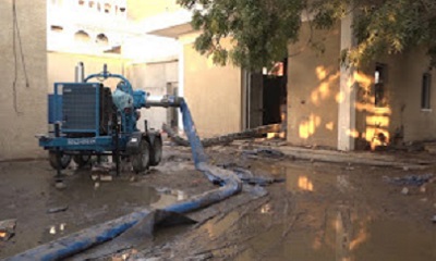المحافظ البحسني يوجه بتشكيل لجنة للتحقيق في الحادث الذي وقع بمحطة ضخ مجاري بريد المكلا ويعزي في شهداء الواجب وعلاج المصابين
