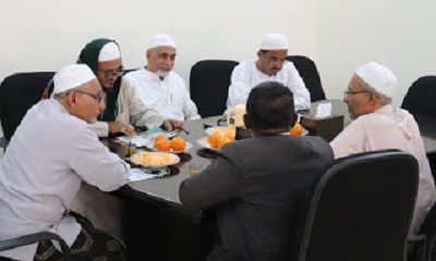 القائم بأعمال رئيس جامعة القرآن الكريم بوادي حضرموت في زيارة لجامعة الوسطية الشرعية بسيئون
