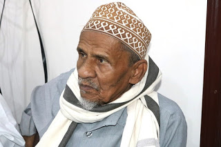 القاضي العامري يعزي أولاد الشخصية الاجتماعية فقيد الإعلام المصوّر التلفزيوني عمر مبارك باحشوان ( ابو خليل )