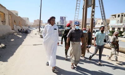 وكيل وادي حضرموت يوجه بسرعة رفع مخلفات البناء في نهاية شارع الجزائر و تحويل المكان إلى متنزه للمواطنين