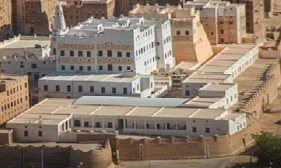 مدير عام مديرية شبام يتفقد مدرسة عبدالله بن سميط بشبام.