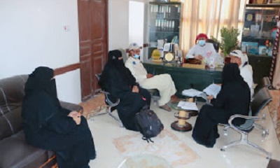 مدير عام سيئون يطلع على آلية مسح النزاع ضمن مشروع دعم حقوق المرأة والحد من العنف القائم على النوع الإجتماعي.