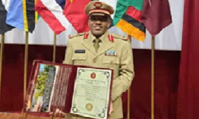 مدير عام تريم يبارك لإبن تريم العقيد الركن صالح باجهام لحصوله على شهادة الماجستير في العلوم العسكرية.