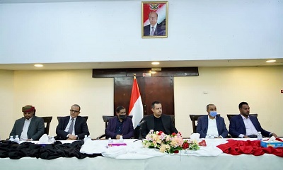رئيس الوزراء يعلن عدد من الإجراءات في جانب الخدمات الأساسية والتنموية بمحافظة حضرموت