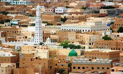 القاضي بن طالب يعزي رئيس شعبة استئناف سيئون بوفاة والده