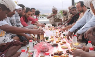 التوجيه المعنوي بالمنطقة العسكرية الثانية ينفذون مأدبة إفطار لمنتسبيها في المكلا