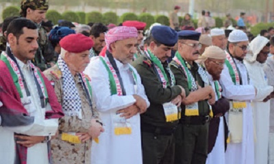 وزير الداخلية يؤدي صلاة عيد الفطر ويستقبل المهنئين من القيادات الأمنية والعسكرية