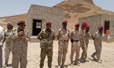 في اطار نزولاته العيدية.. أركان المنطقة العسكرية الثانية يزور معسكري دوعن ويبعث