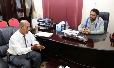 وكيل أول حضرموت يناقش الإشكاليات التي تواجه قطاع السياحة بالساحل