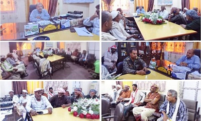 مدير عام غيل باوزير يناقش مشكلة الجمال السائبة مع جهات ذات الاختصاص