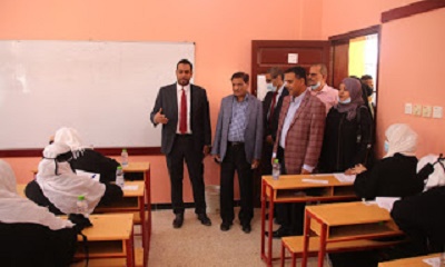 الوزير العكبري والمحافظ البحسني يدشنان اختبارات إنهاء المرحلة الثانوية العامة للعام الدراسي 2020 – 2021 بحضرموت