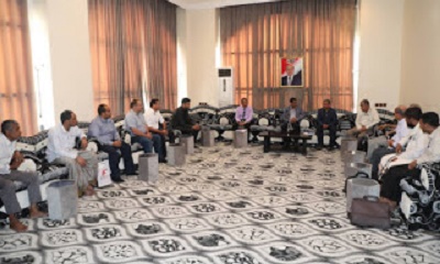 محافظ حضرموت يبحث مع خبراء مصريين إمكانية تنفيذ بعص المشاريع في قطاع الكهرباء