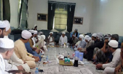 الداعية بن حفيظ ومنصب الشيخ ابوبكر بن سالم وعدد من الدعاة والمشائخ يقدمون واجب العزاء في وفاة السيد صالح بن سالم مولى الدويلة 