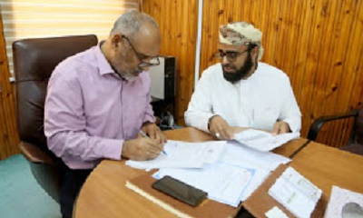 وكيل محافظة حضرموت يطلع على آلية توزيع 6 آلاف لتر من مادة الديزل لعدد من المساجد بالمديريات
