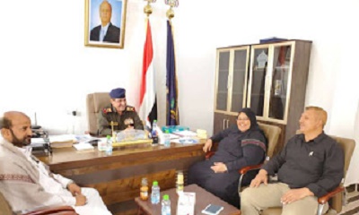 معالي وزير الداخليه حيدان يلتقي بمديرة الخطوط الجوية اليمنيه منطقة سيئون بمدينة سيئون