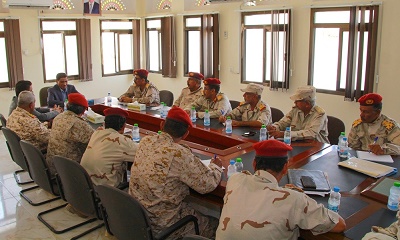 المحافظ البحسني يناقش مع رؤساء الشعب وقادة الوحدات والألوية بالمنطقة العسكرية الثانية مستجدات الأوضاع العسكرية بحضرموت