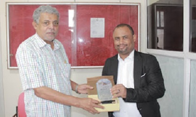 مكتب الصحة والسكان بساحل حضرموت يكرم البروفسور عامر سالمين بلعفير أحد الكوادر الطبية بالمحافظة