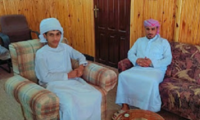 مدير عام مديرية ثمود يلتقي بالطفل مبارك المنهالي بعد 5 سنوات صراع مع المرض