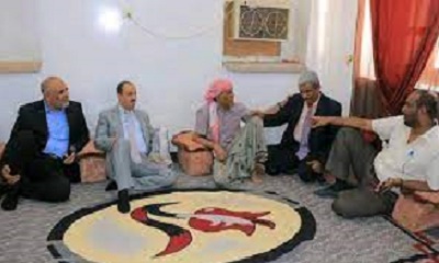 الأرياني يقوم بزيارة عدد من الشخصيات الأدبية والثقافية والغنائية بمدينتي تريم وسيئون