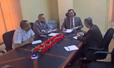 وزارة الصناعة تبحث مع الغرفة التجارية بعدن اعفاء بعض السلع من الزيادة الجمركية