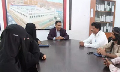 الوكيل عبدون يلتقى إدارة مدرسة السيدة سمية للتعليم الأساسي للبنات بمديرية مدينة المكلا