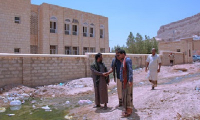 مدير عام شبام يتفقد سير العمل في مشروع مجاري سحيل شبام المرحلة الثانية ويوجه الجهات الأمنية بمحاسبة العابث بمجاري شقيه 