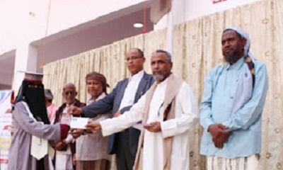 أعضاء المجلس المحلي بمديرية سيئون ممثلي تاربة يساهمون في تكريم اوائل طالبات الثانوية العامة لدفعة 2020-2021م من بنات تاربة