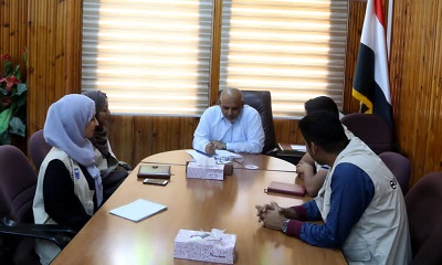 مناقشة سبل تنفيذ مشروع استعادة سبل العيش الأكثر تضررا بمديرية سيئون