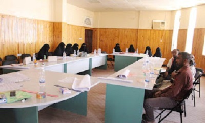 بدعم من المحافظ (البحسني) اختتام دورة تدريبية لمعلمي ومعلمات مديرية ثمود الصحراوية في مجال الخطط الدرسية والإدارة الصفية 