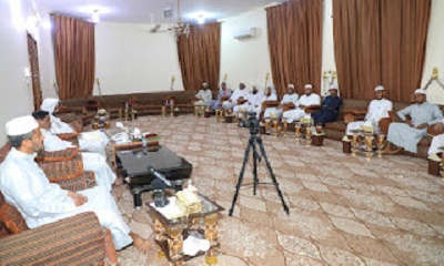 محافظ حضرموت يناقش مع أصحاب الفضيلة العلماء والمشائخ والدعاة الأوضاع الأخيرة التي شهدتها مدينة المكلا وبعض مدن المحافظة