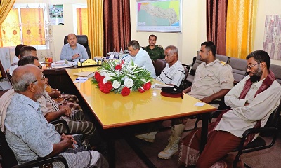 برئاسة مدير عام مديرية غيل باوزير اجتماع يضم اللجنة الأمنية ورؤساء أحياء المديرية‬