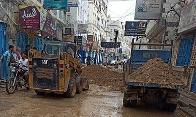 جهود متواصلة لرفع الأضرار التي خلفتها سيول الأمطار في مدينة المكلا