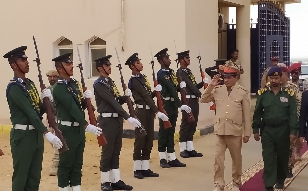 محافظ حضرموت يشهد حفل تخرج الدفعة الثانية من كلية الشرطة بحضرموت
