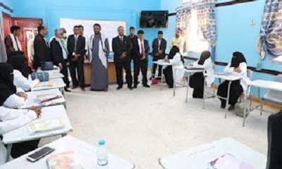 وكيل أول حضرموت يطلع على تجهيزات مركز أعداد القابلات بمعهد العلوم الصحية بالمكلا