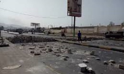 خطباء المساجد في ساحل حضرموت يستنكرون قطع الطرقات والشوارع الرئيسية