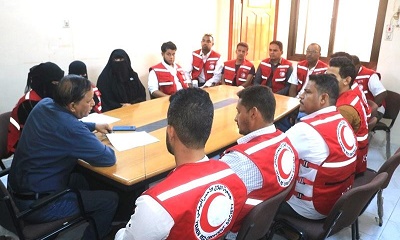 مندوبي اللجنة الدولية للصليب الأحمر يلتقون بمتطوعي الهلال الأحمر بحضرموت