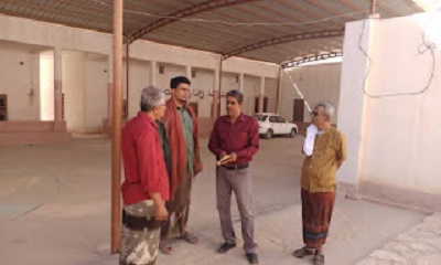 مدير عام مديرية شبام يزور مدرسة عبدالله بن سميط ويطلع على الإضرار التي طالت صفوفها