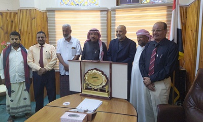 مجلس تنسيق  جمعيات ذوي الاعاقة يكرم  الشيخ  سالم بن عامر بن بدر محمد النهدي بدرع الوفاء  