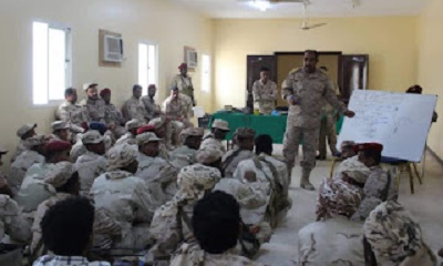 الشرطة العسكرية بالمنطقة الثانية تنظم محاضرة تدريبية توعوية حول أنواع الألغام وخطرها والتعامل معها لمنتسبيها بالمكلا
