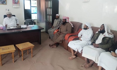 مدير عام رماه يناقش مع أئمة وخطباء المساجد توعية المجتمع بأهمية النظافة في المديرية