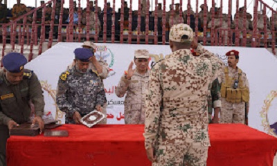 اللواء البحسني يشهد حفل تخرج الدورات الإنعاشية لأمن ساحل حضرموت وقوات المنطقة العسكرية الثانية