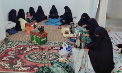 مدير مكتب محو الأمية وتعليم الكبار بمديرية سيئون يدشن الدورة التدريبية في مجال الخياطة بمنطقة السحيل سيئون
