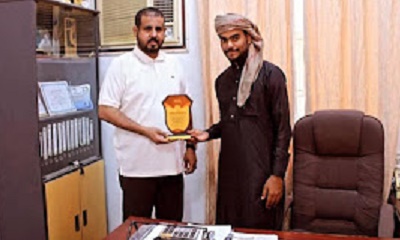 مدير عام مكتب الشباب والرياضة بوادي وصحراء حضرموت الأستاذ رياض بن صلاح الجهوري يستقبل مسؤول التسويق والاستثمار بنادي شباب اللسك الرياضي
