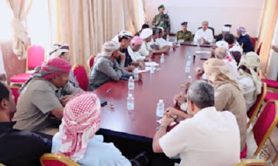 مدير عام سيئون يناقش الدور الهام لعقال الأحياء بالمديرية مع السلطة المحلية والأجهزة المعنية في تعزيز الأمن والسكينة والحفاظ على التكافل الإجتماعي