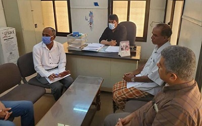 مشرف الاستجابة السريعة د.باسيف يطلع على سير التجهيزات الخاصة بإنطلاق  حمله التطعيم الطارئه الجولة الأولى  بمديرية شبام
